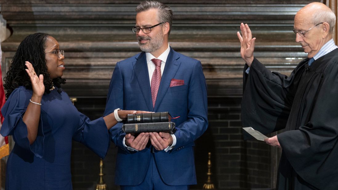 Breyer administers the Judicial Oath to his replacement, Ketanji Brown Jackson, in June 2022. She was accompanied by her husband, Patrick.